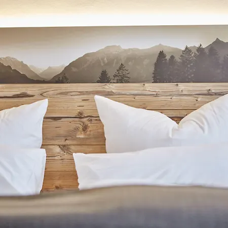 Hotel Alte Saege Ruhpolding Inkl Chiemgaukarte Und Genussfruehstueck Hotell