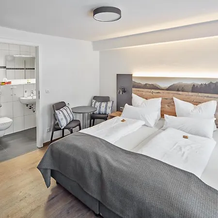 Garni Alte Saege Inkl Chiemgaukarte Otel 3*