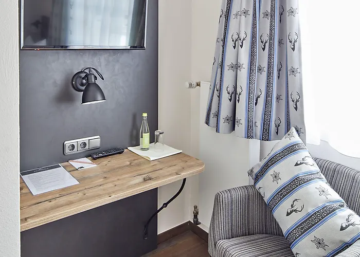Отель Garni Alte Saege Inkl Chiemgaukarte 3*